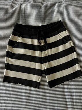 Osclen Striped Black and Cream Athletic Men’s Shorts